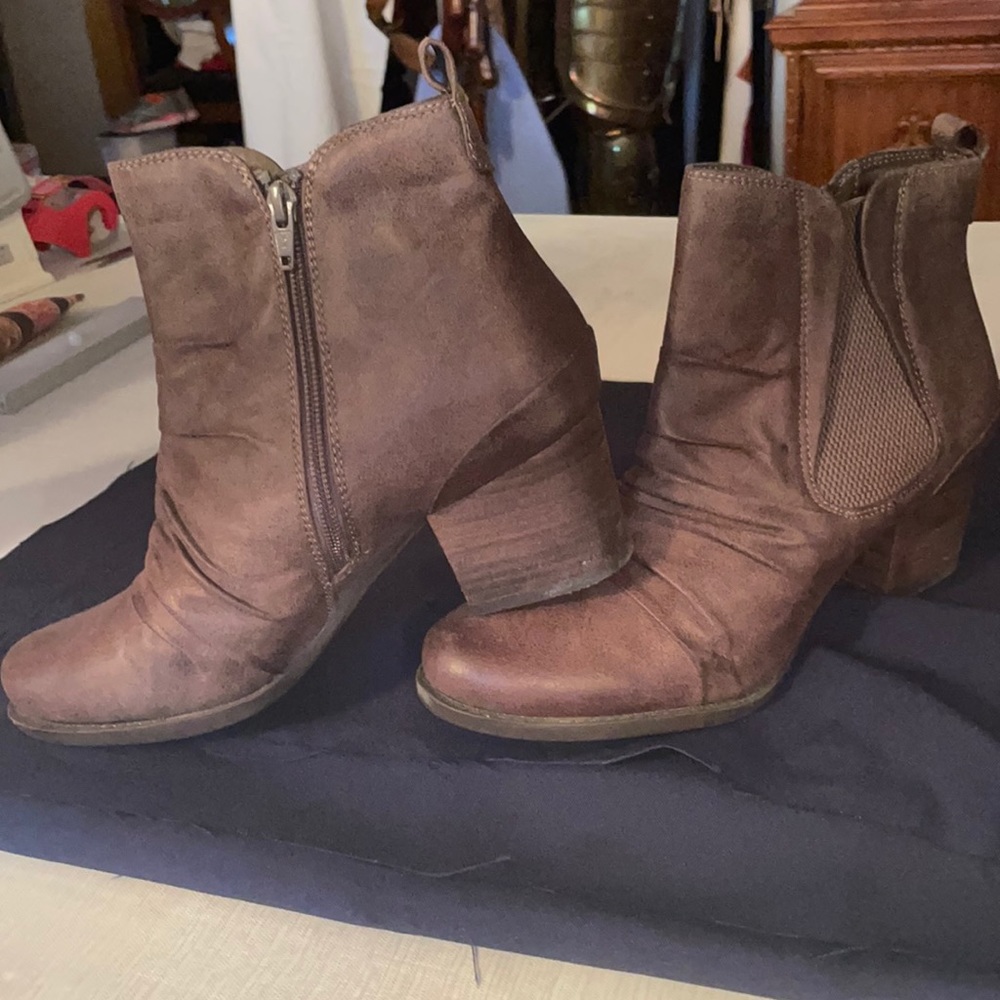 Gently worn ladies booties.